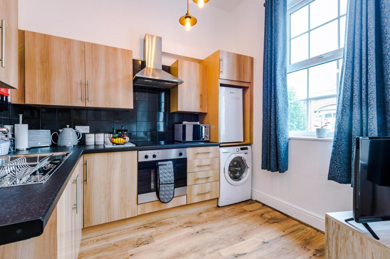 Bright 1-Bed Apartment In Chester By 53 Degrees Property, Ideal For Professionals & Couples, Great Location - Sleeps 4 Exterior photo